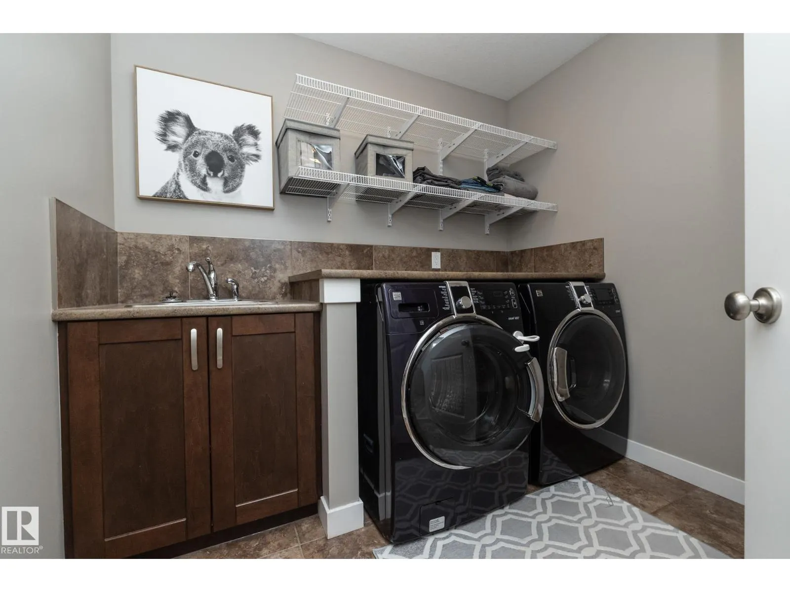 251 RAVINE DR