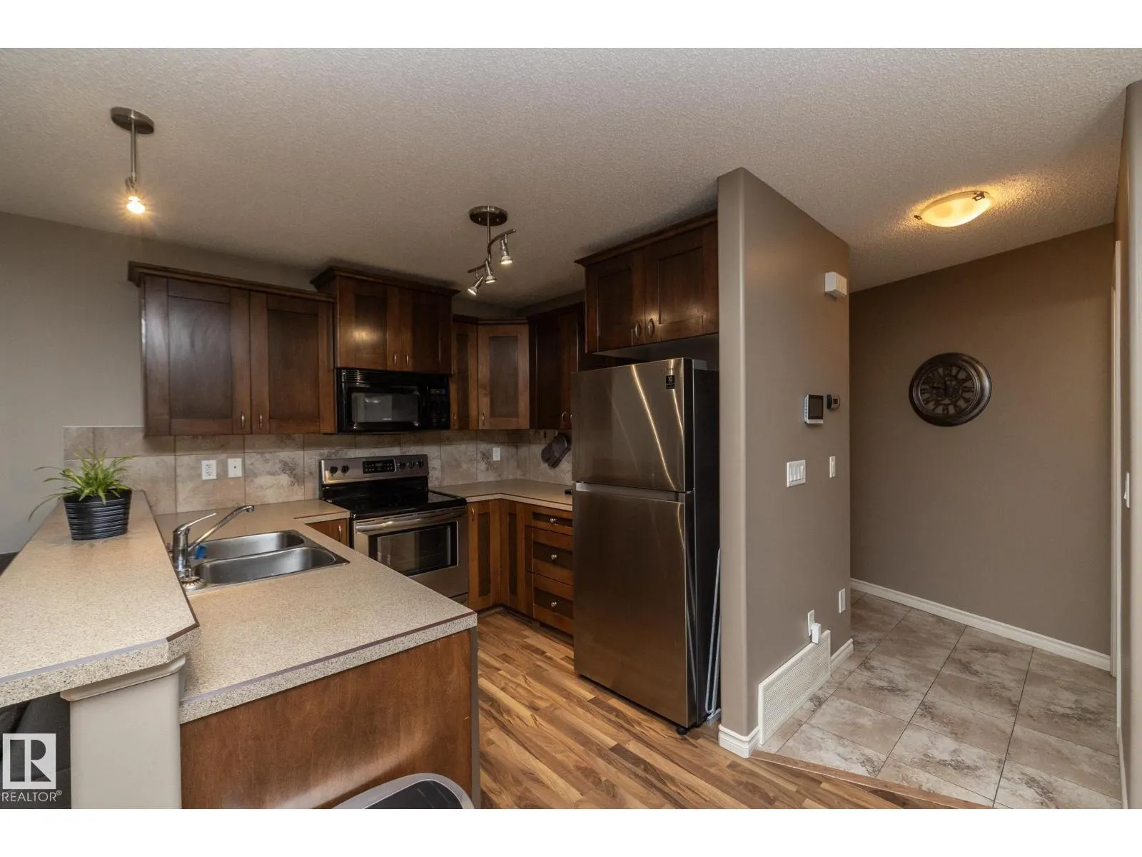 #6 10 WOODCREST
