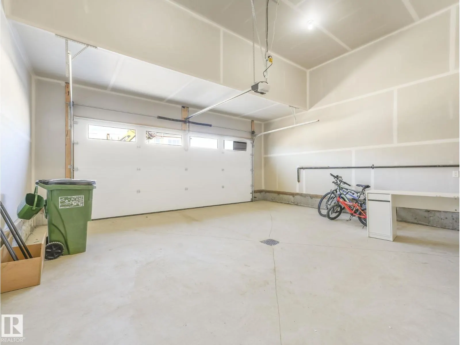 2211 158 ST SW