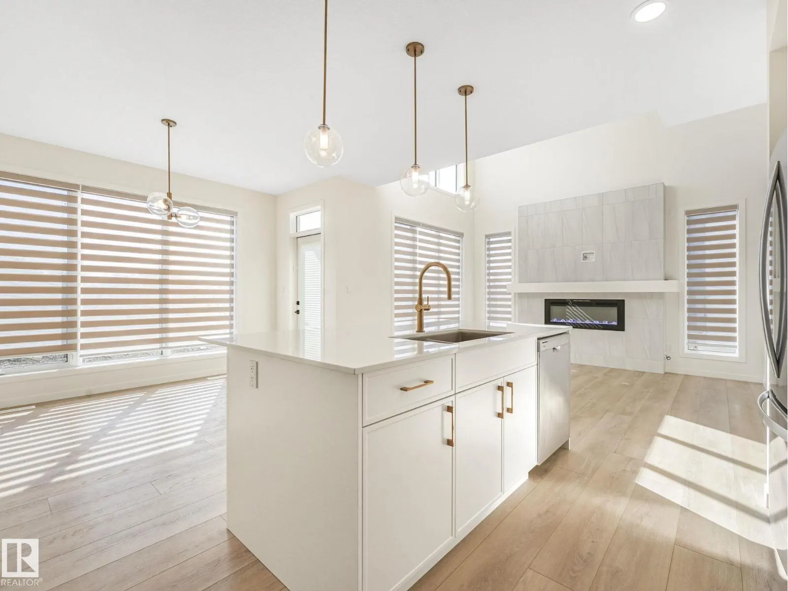 2211 158 ST SW