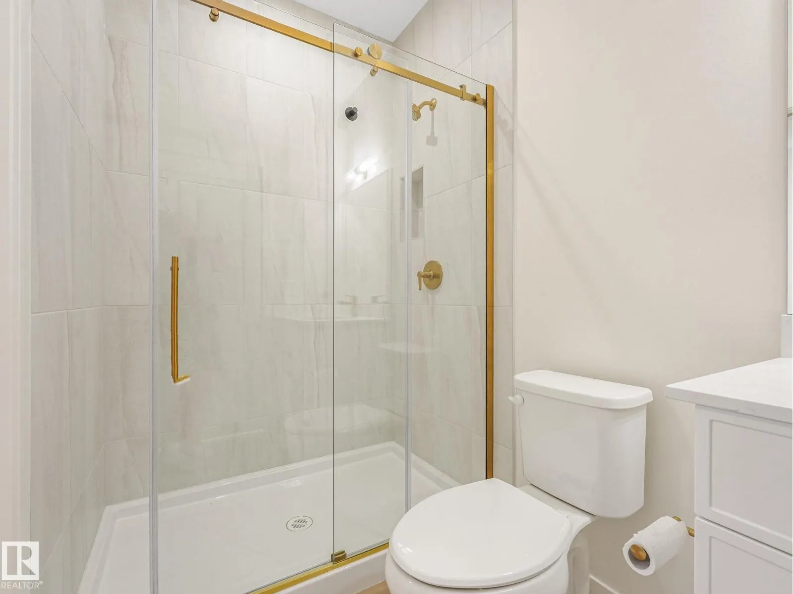 2211 158 ST SW
