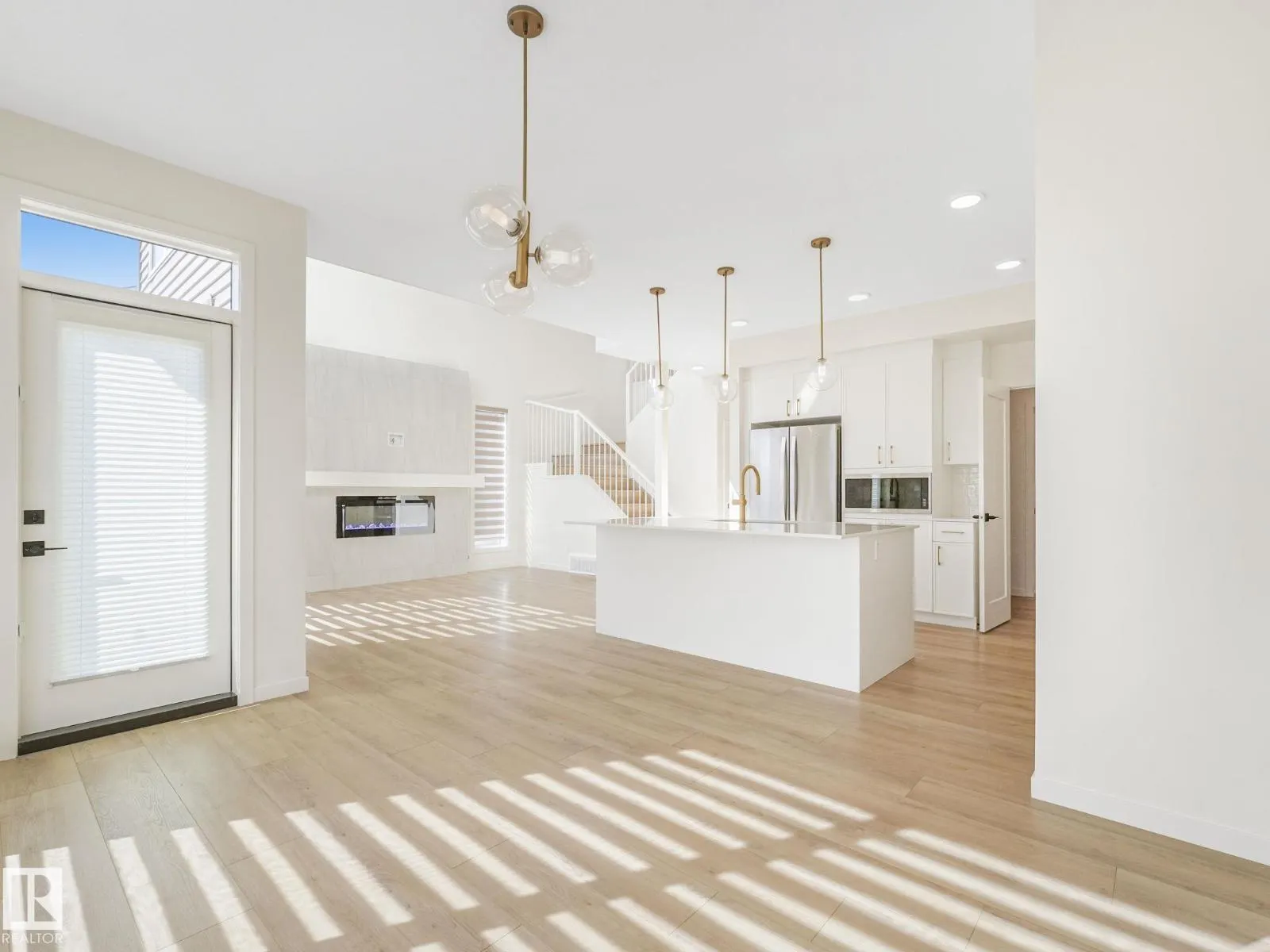 2211 158 ST SW