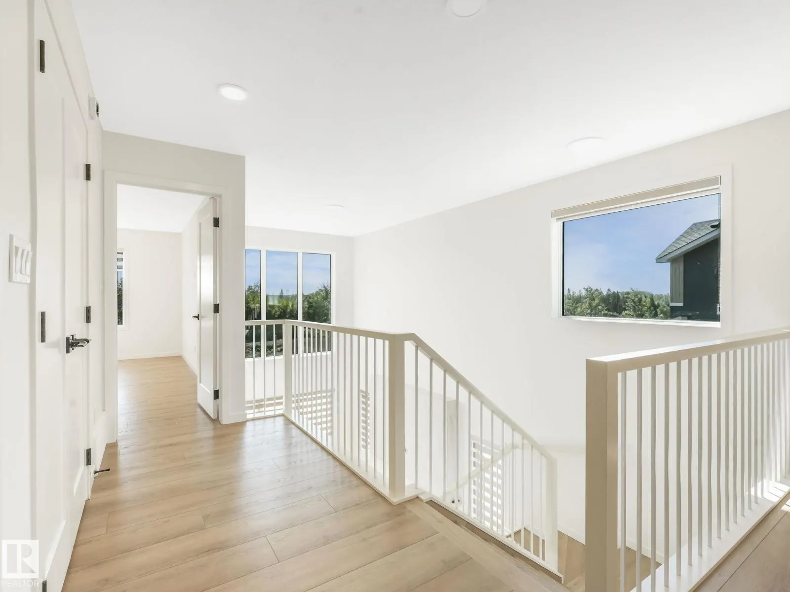 2211 158 ST SW
