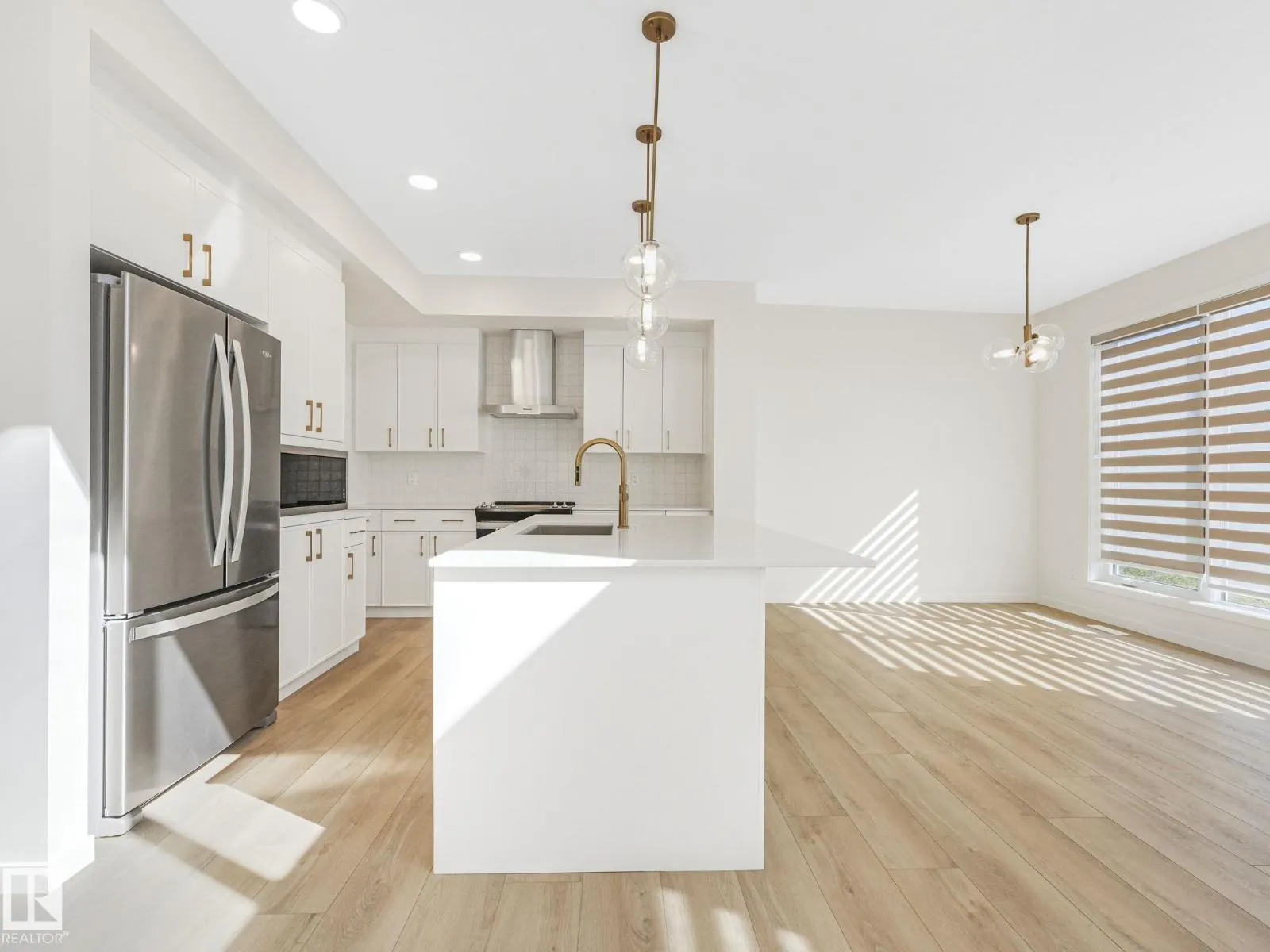 2211 158 ST SW