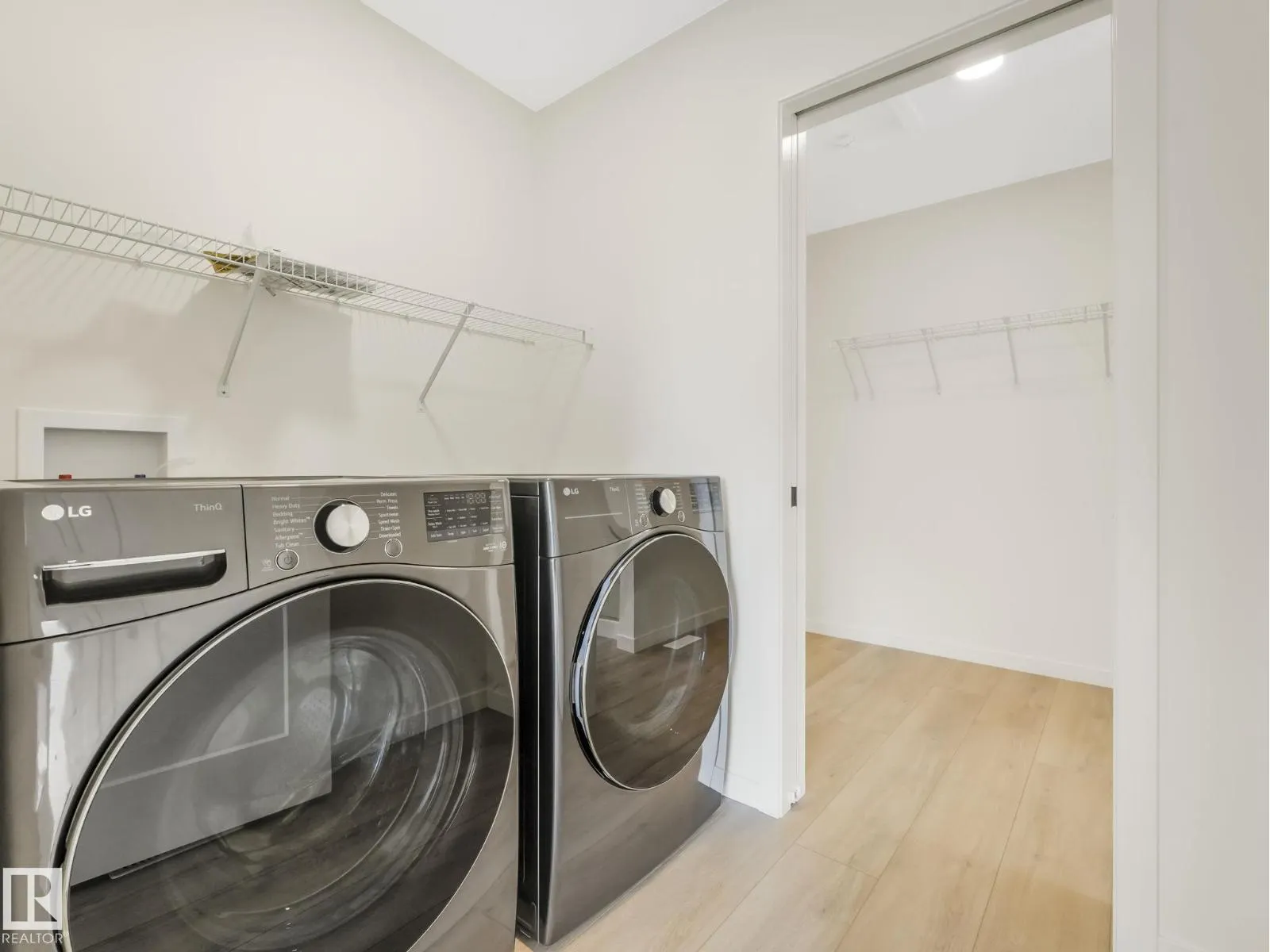 2211 158 ST SW