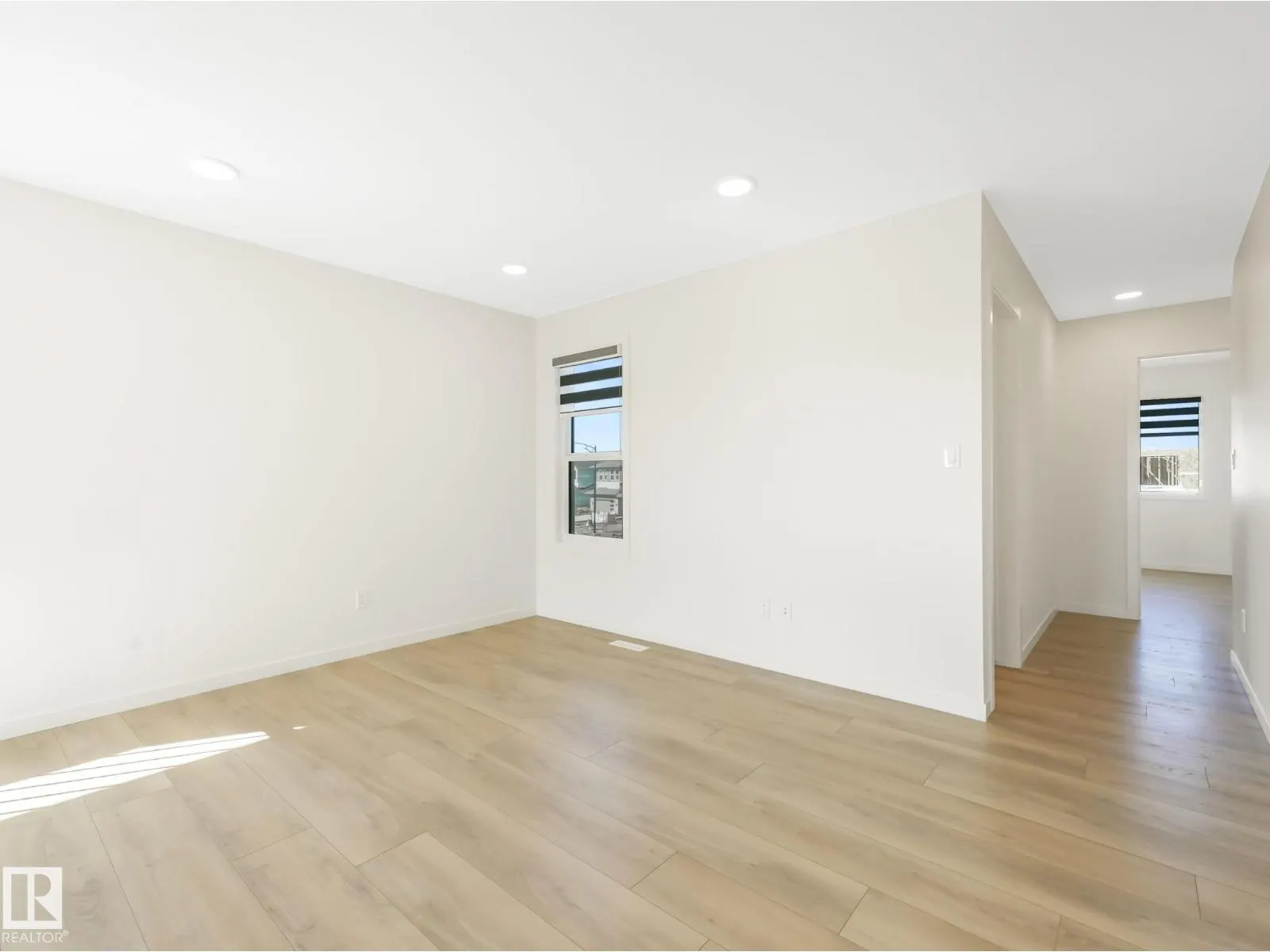 2211 158 ST SW