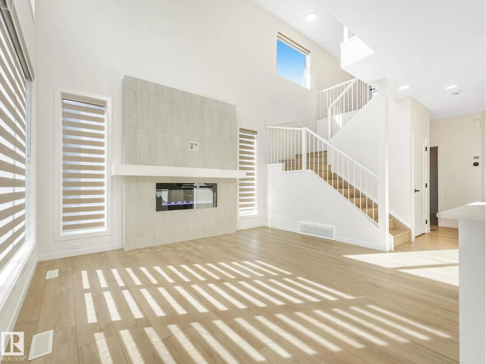 2211 158 ST SW