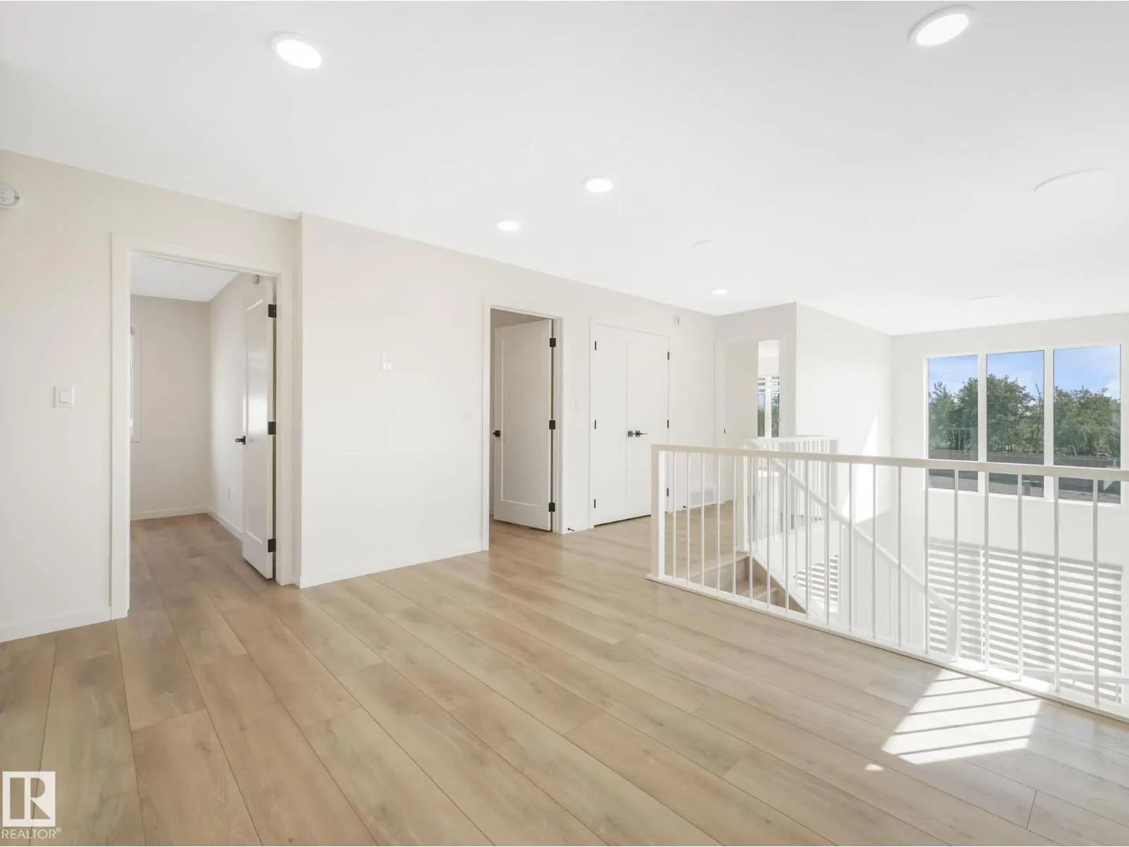 2211 158 ST SW