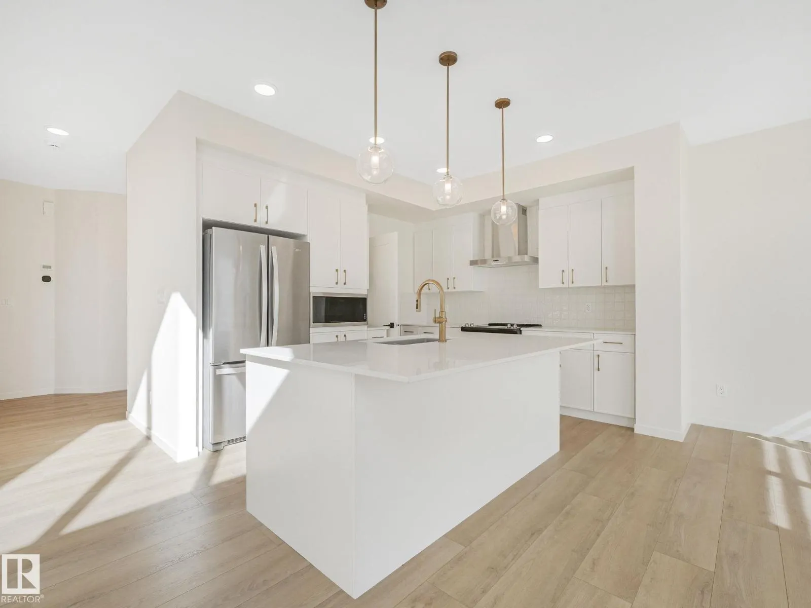 2211 158 ST SW