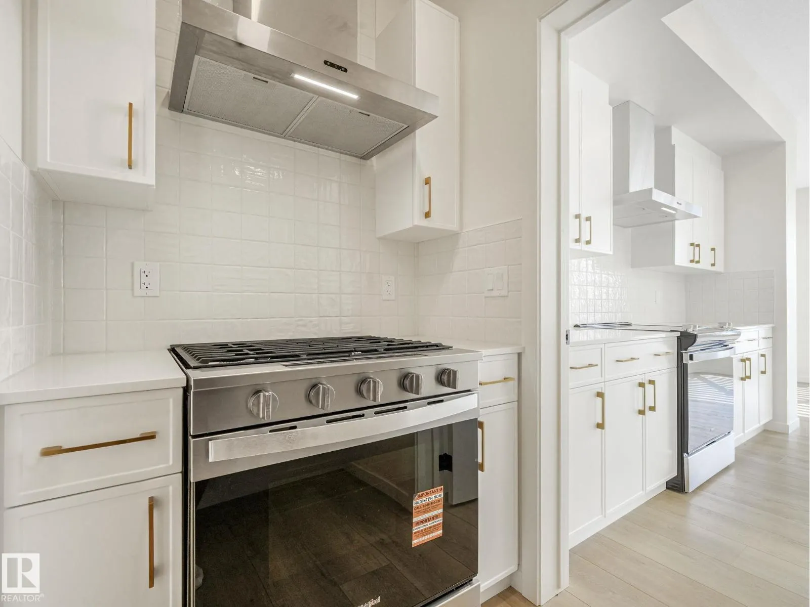 2211 158 ST SW