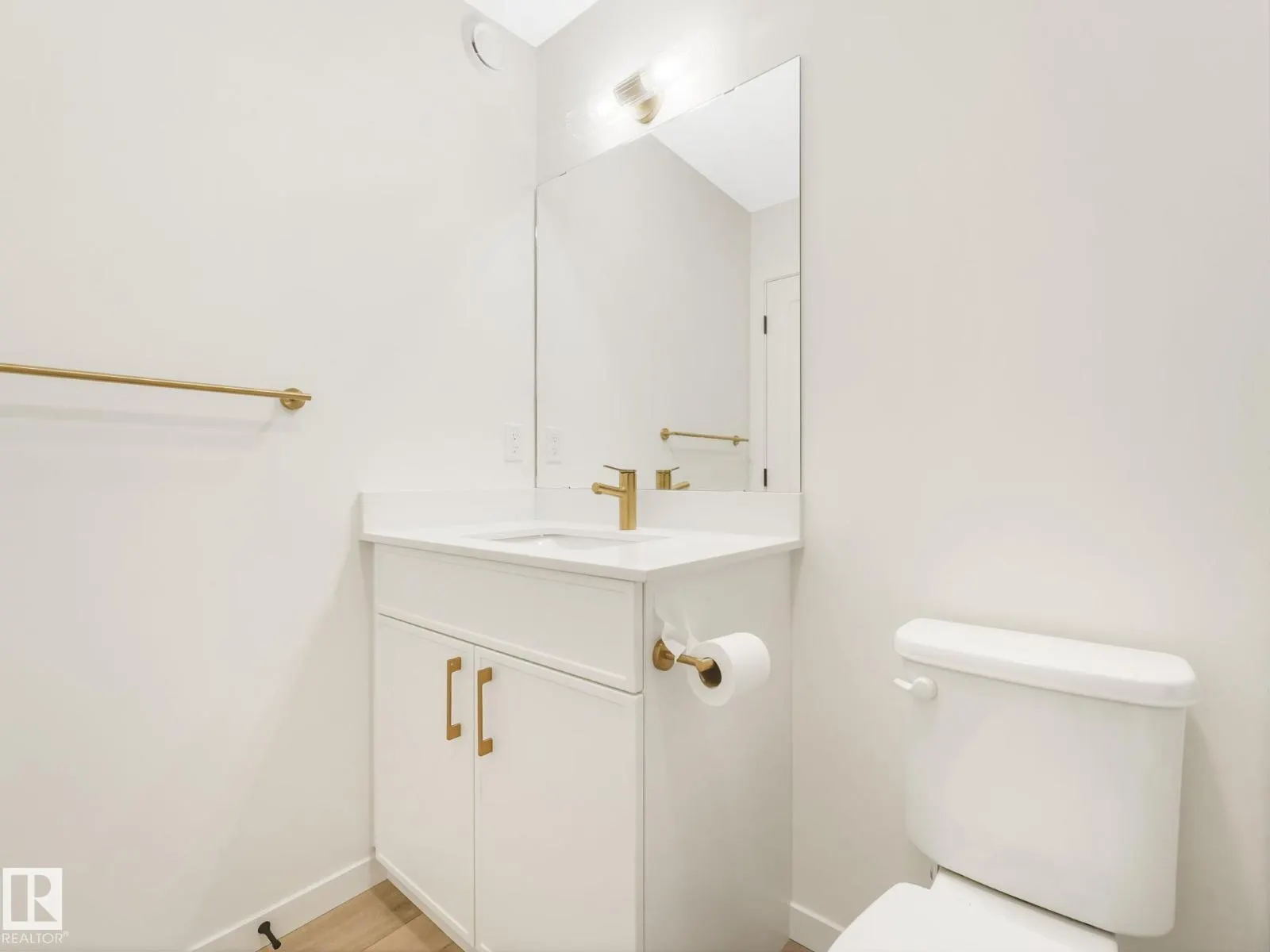 2211 158 ST SW