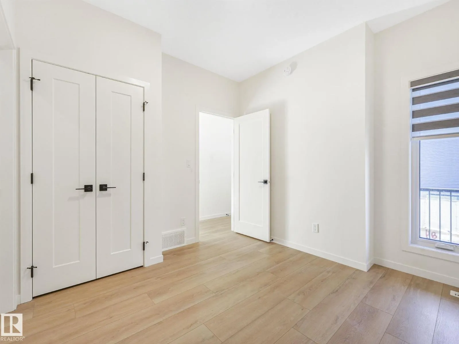2211 158 ST SW