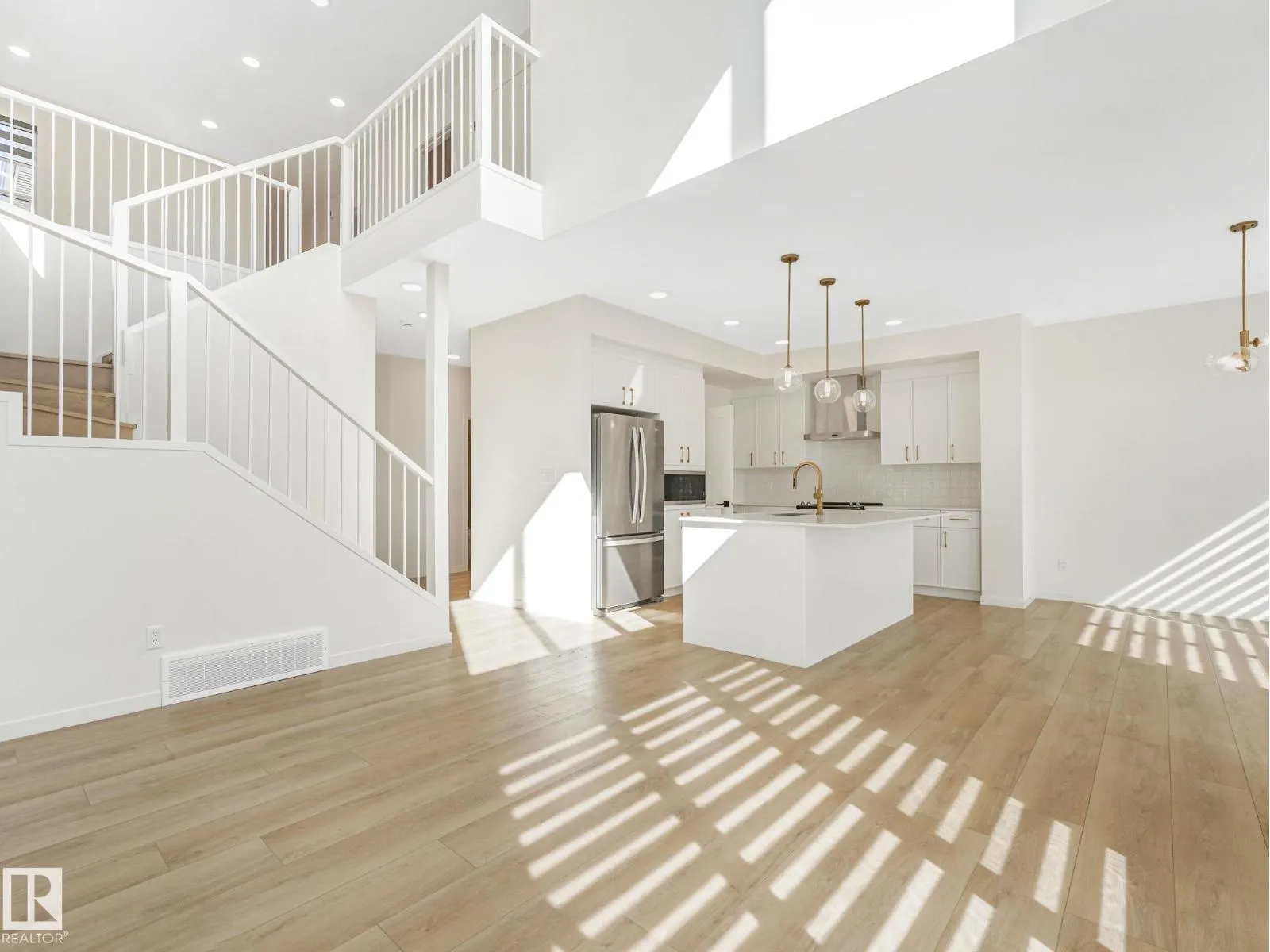 2211 158 ST SW