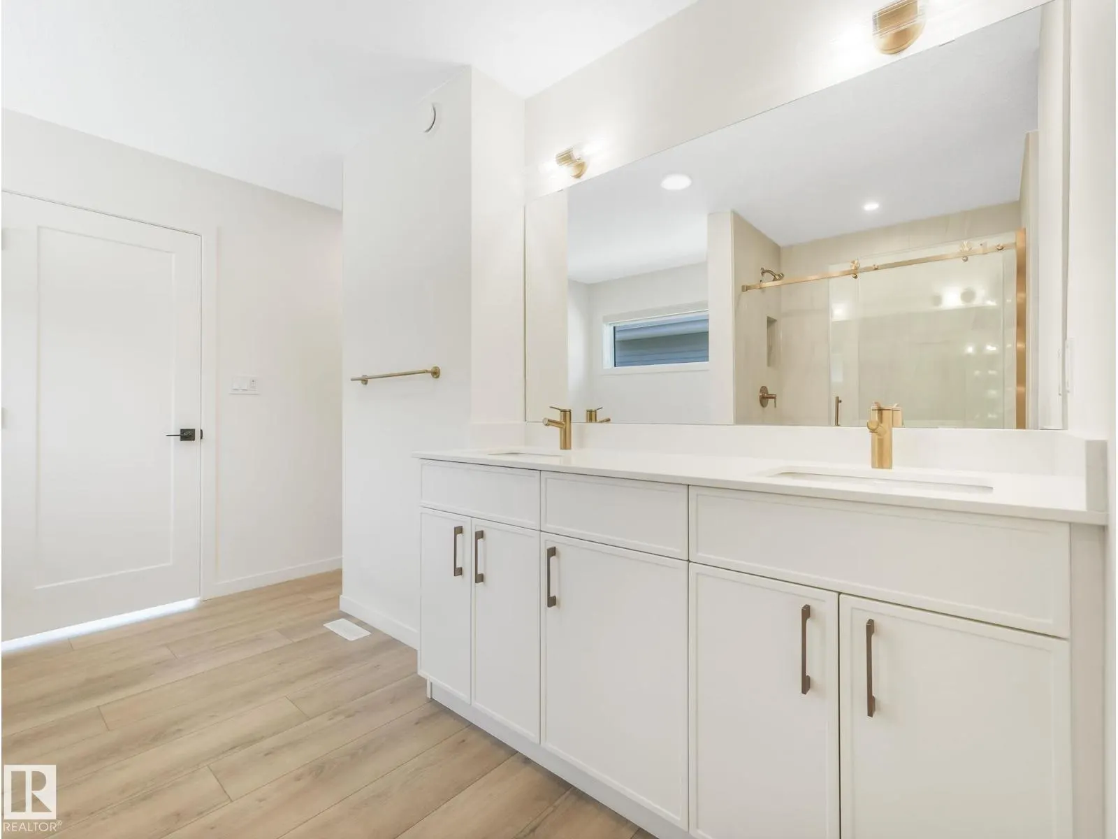 2211 158 ST SW
