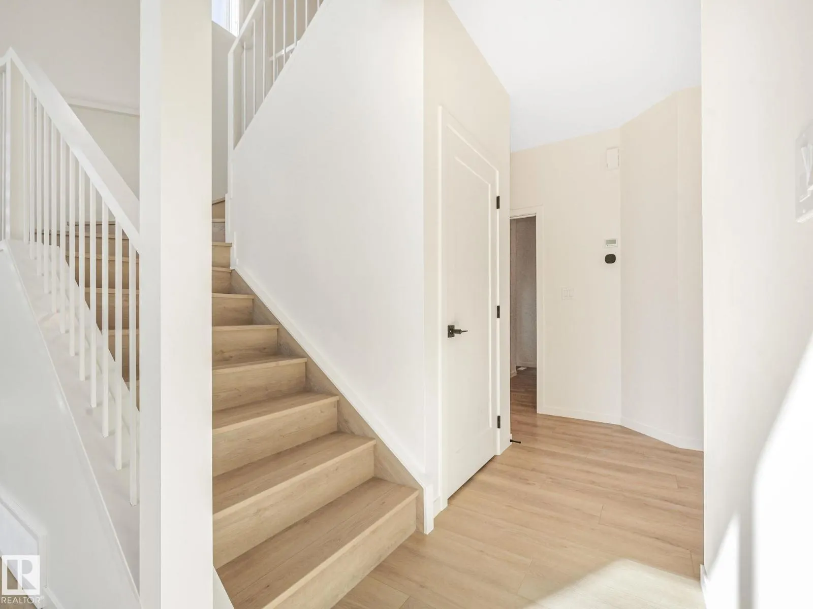 2211 158 ST SW