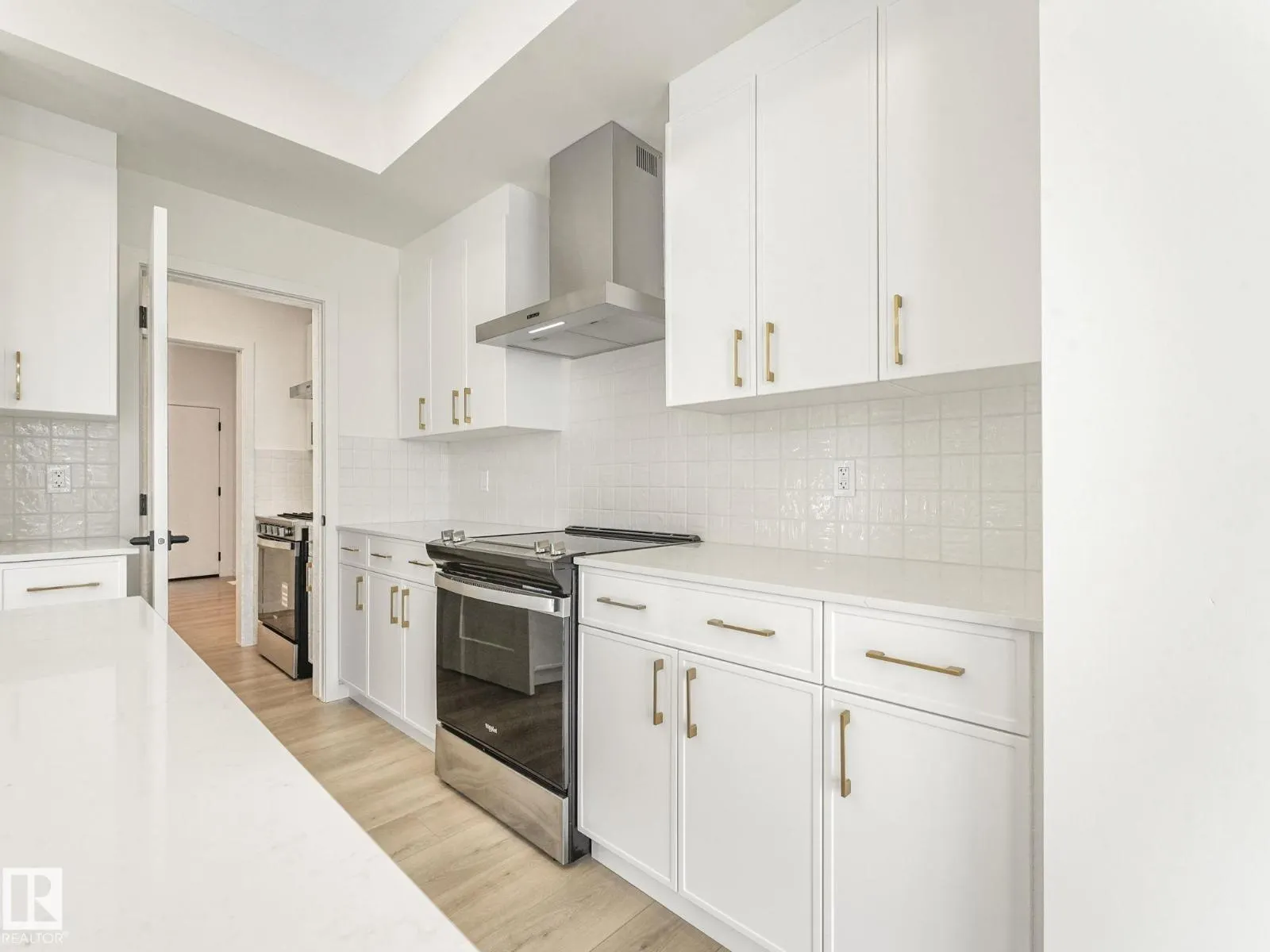 2211 158 ST SW