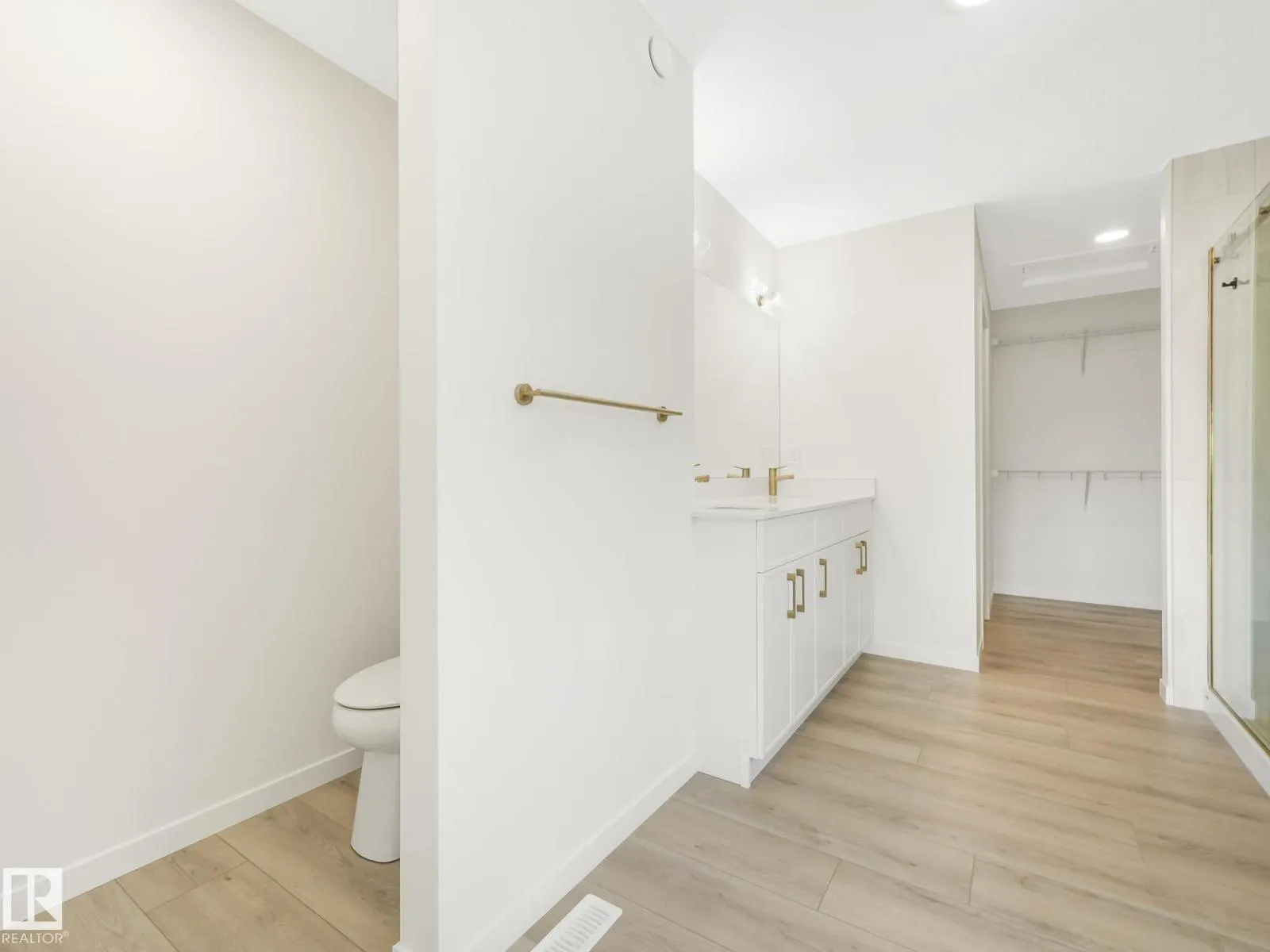 2211 158 ST SW
