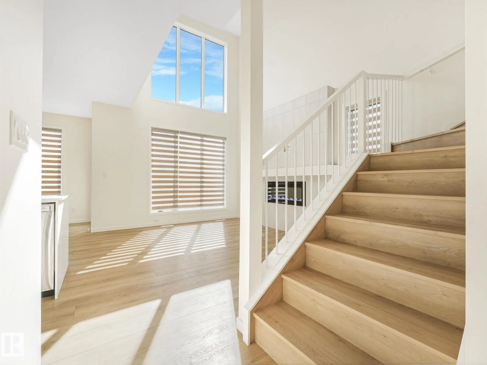 2211 158 ST SW