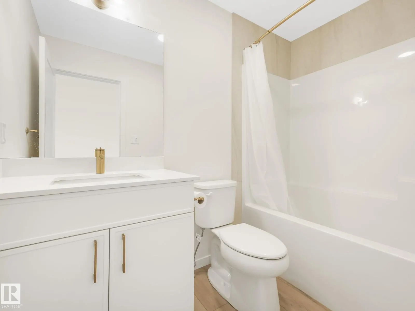 2211 158 ST SW