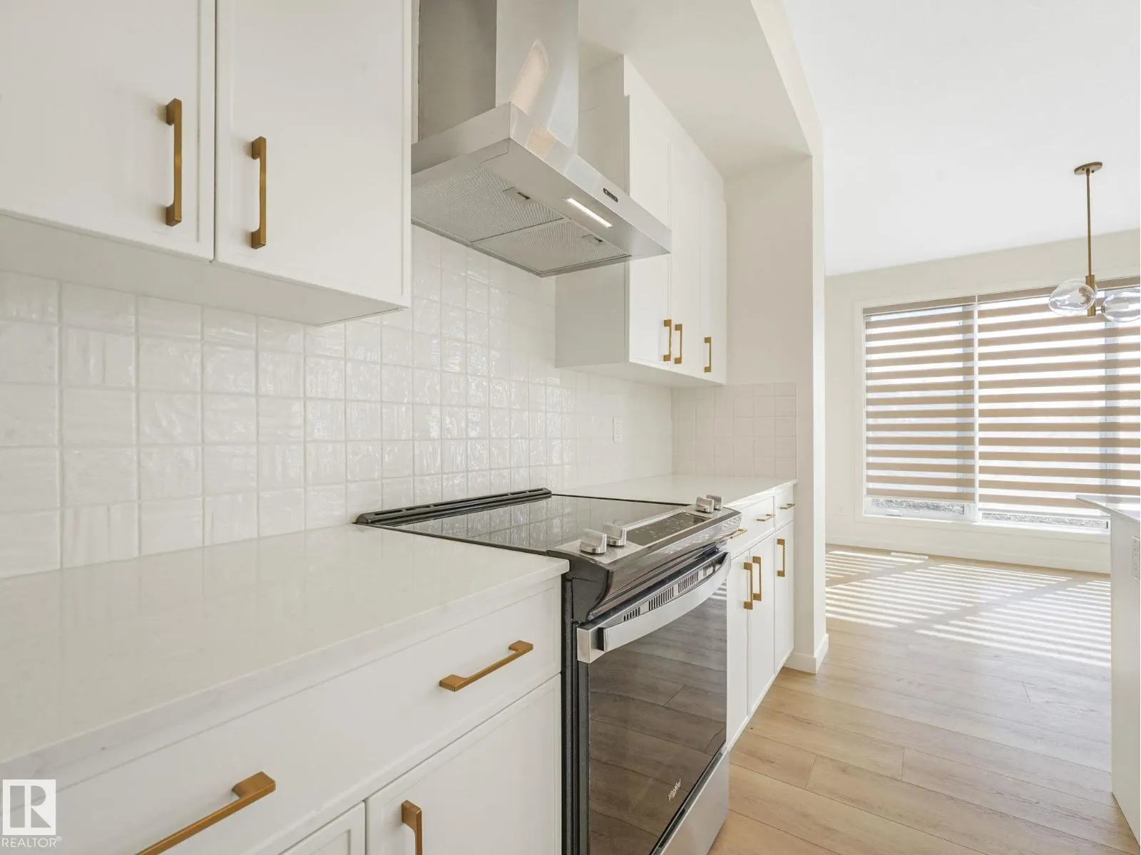 2211 158 ST SW