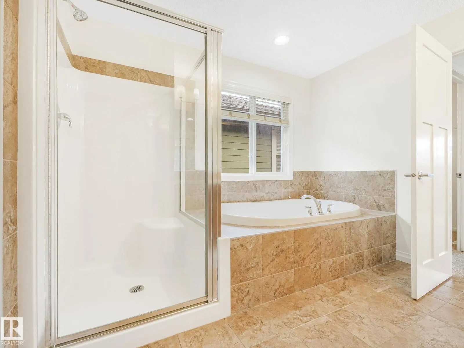 1214 AINSLIE WY SW