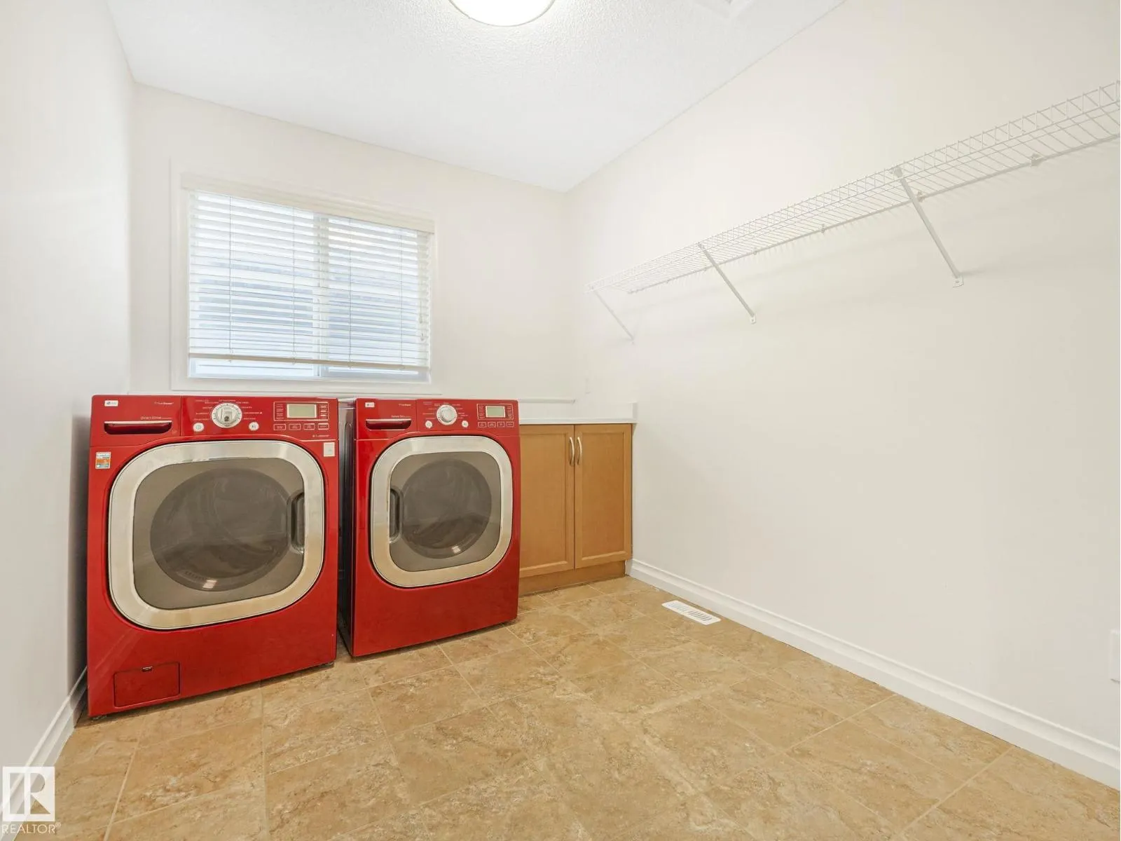 1214 AINSLIE WY SW