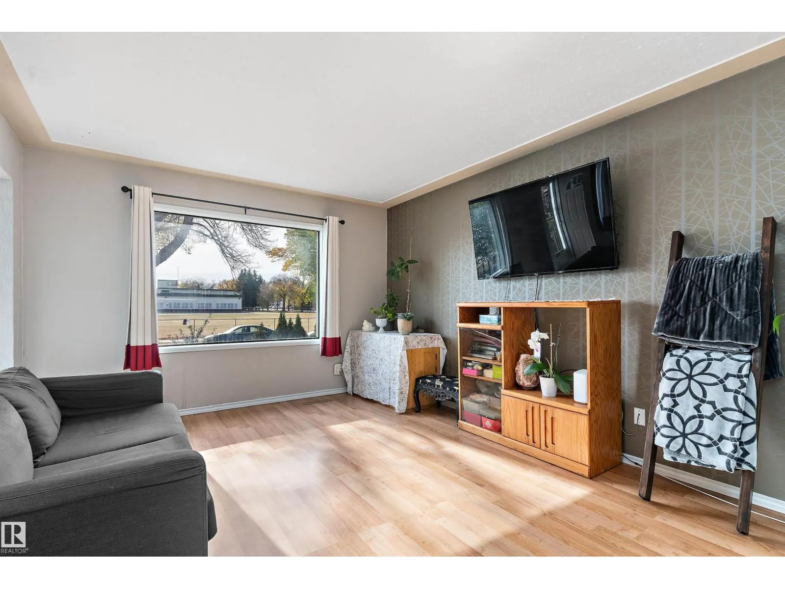 10570 66 AV NW
