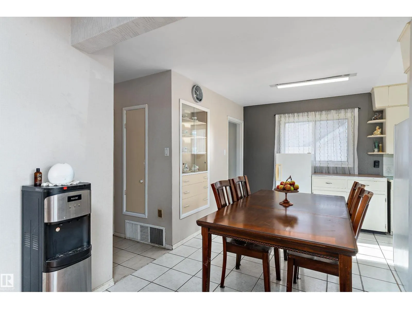 10570 66 AV NW