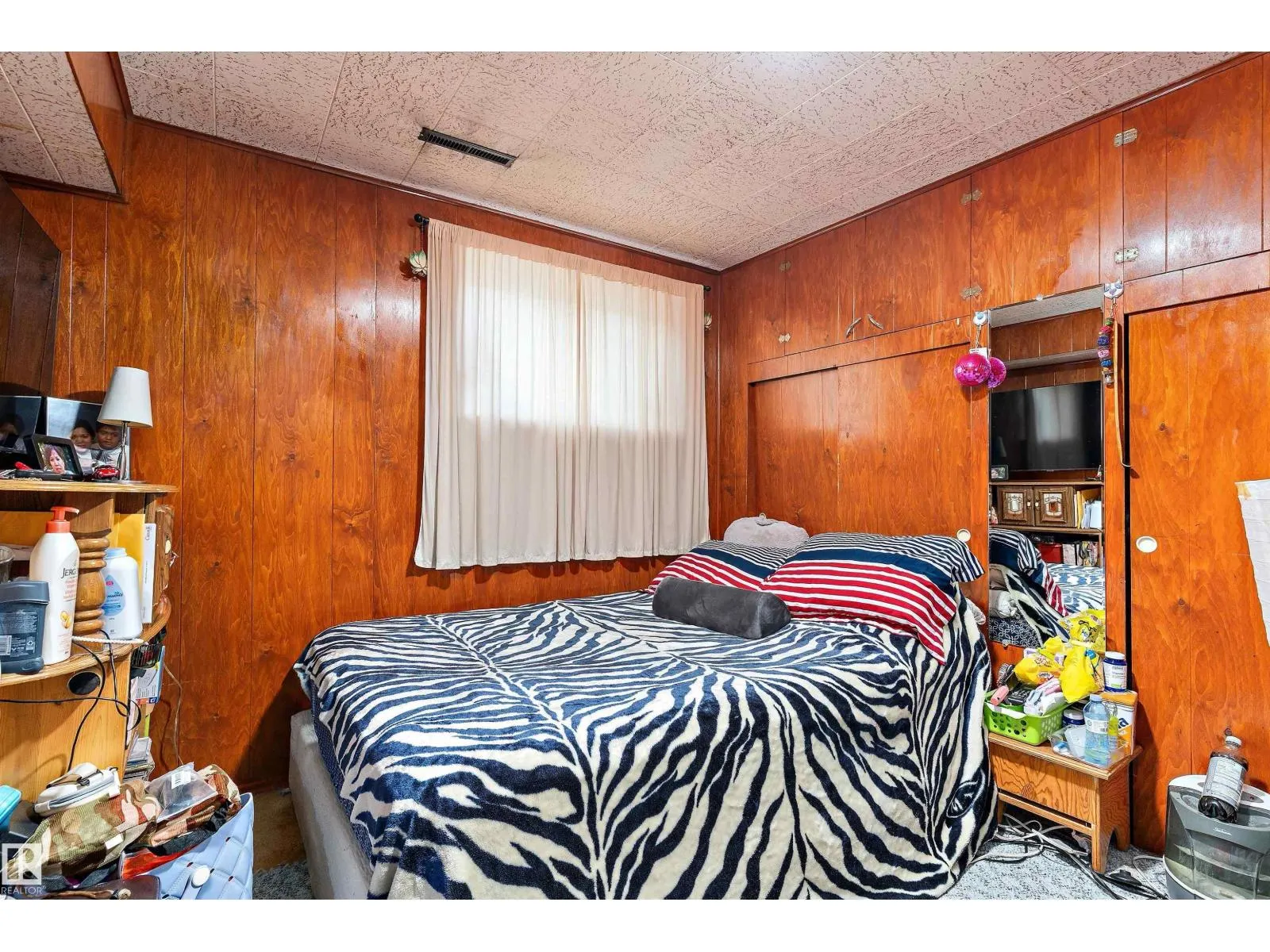 10570 66 AV NW