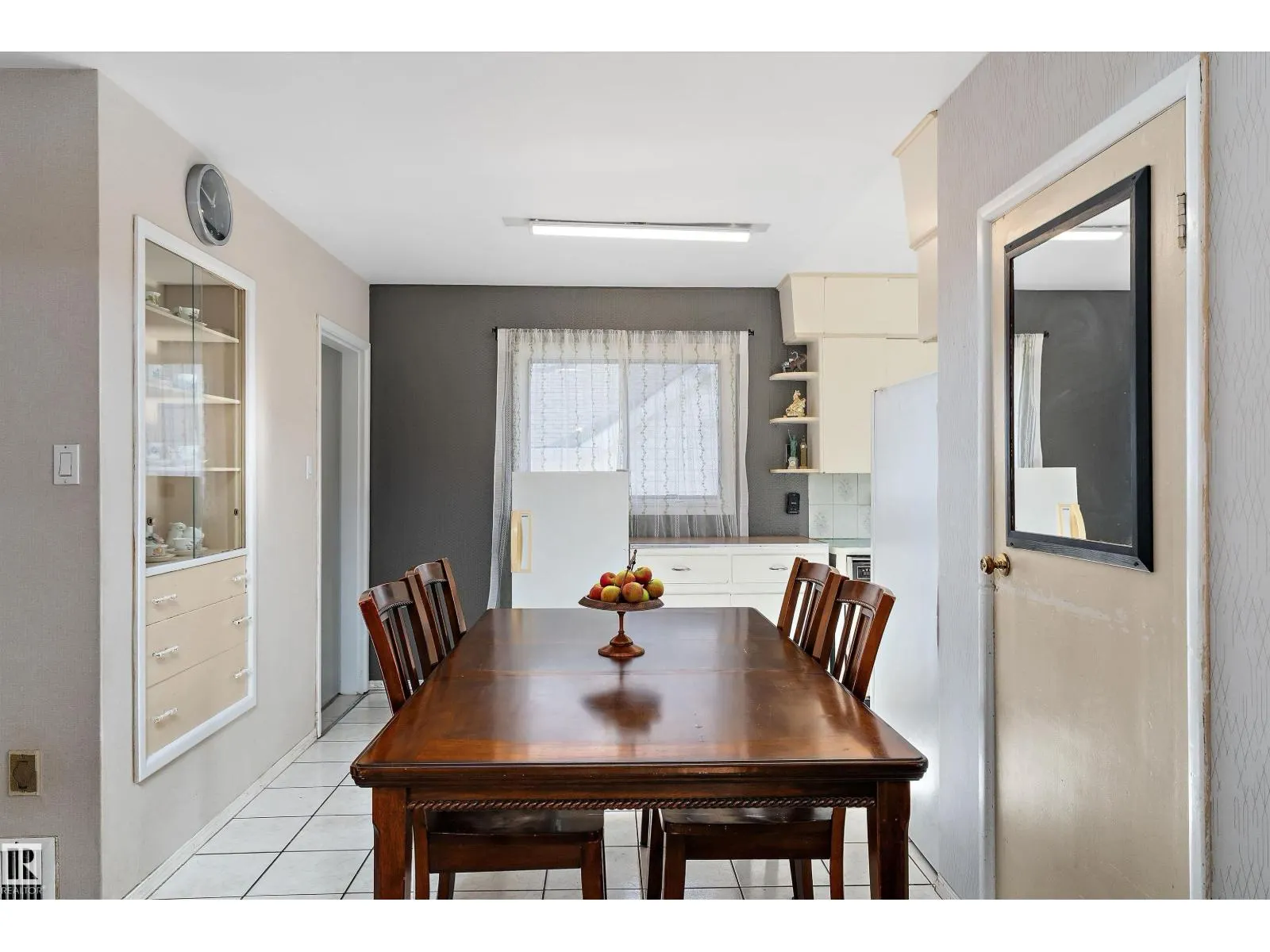 10570 66 AV NW