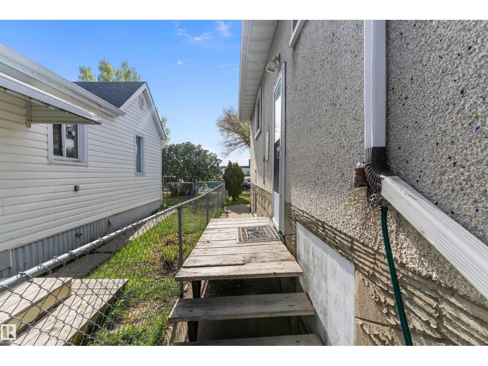 10570 66 AV NW