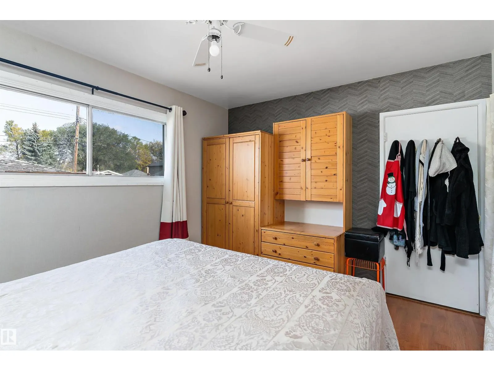10570 66 AV NW
