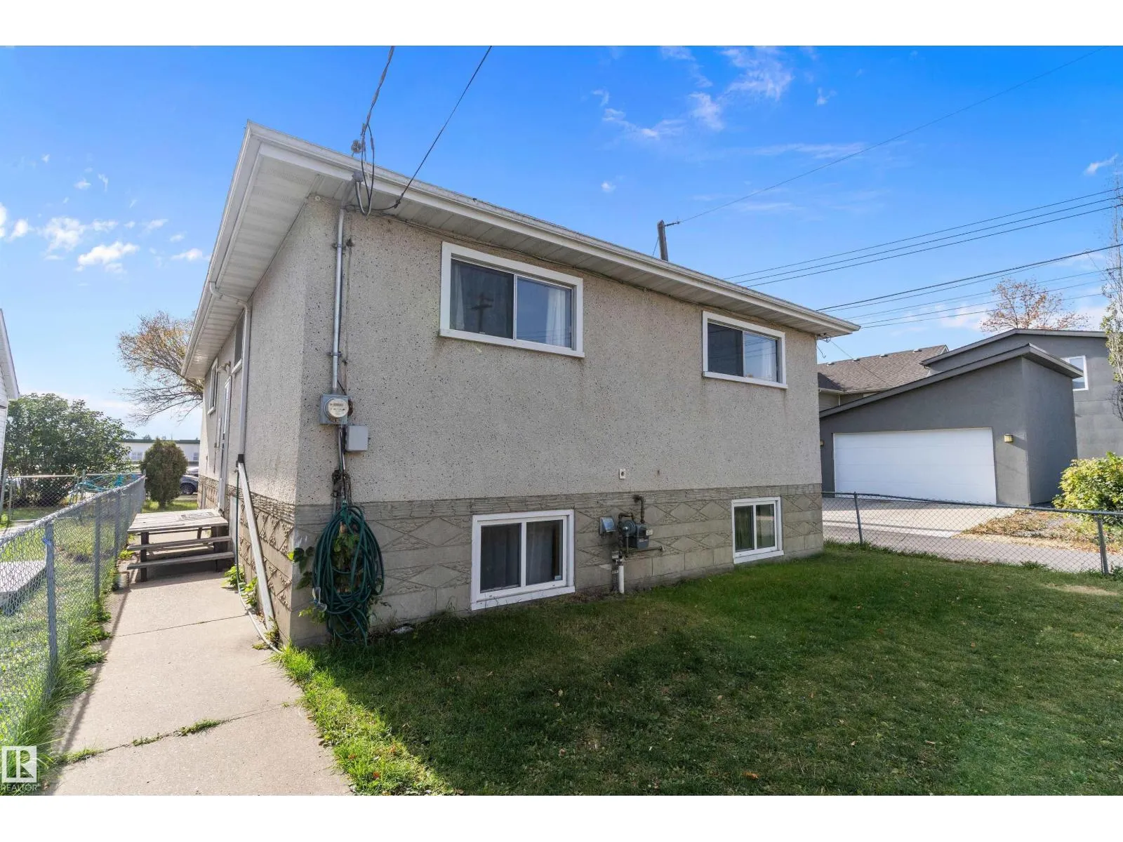 10570 66 AV NW