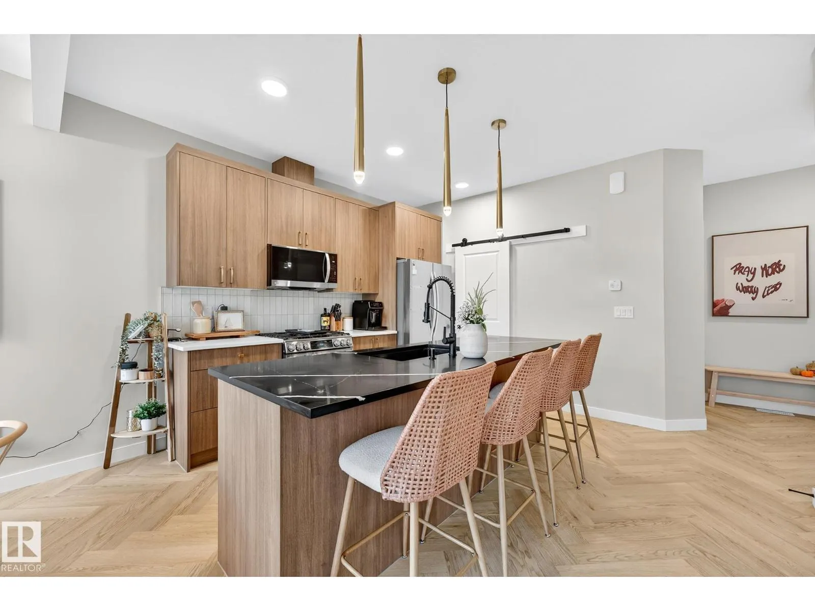 431 CONROY CR SW