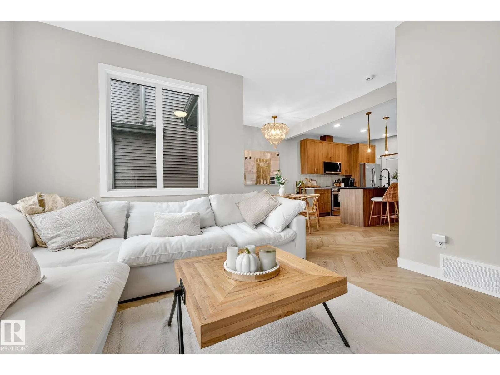 431 CONROY CR SW