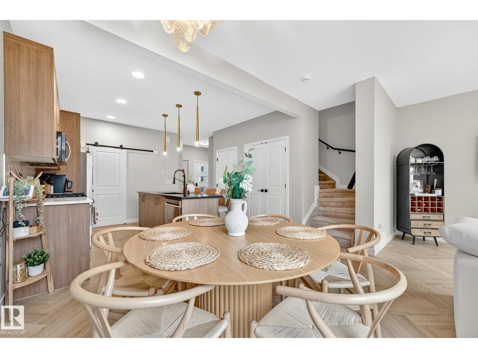 431 CONROY CR SW