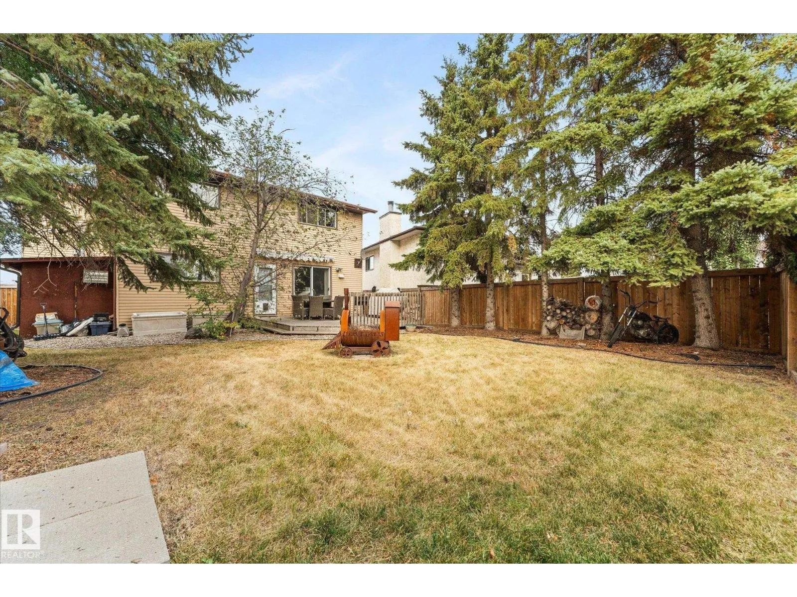 11907 164 AV NW NW