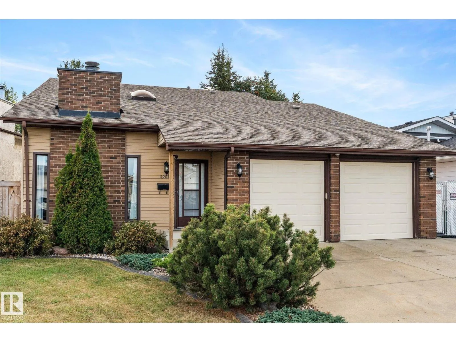 11907 164 AV NW NW