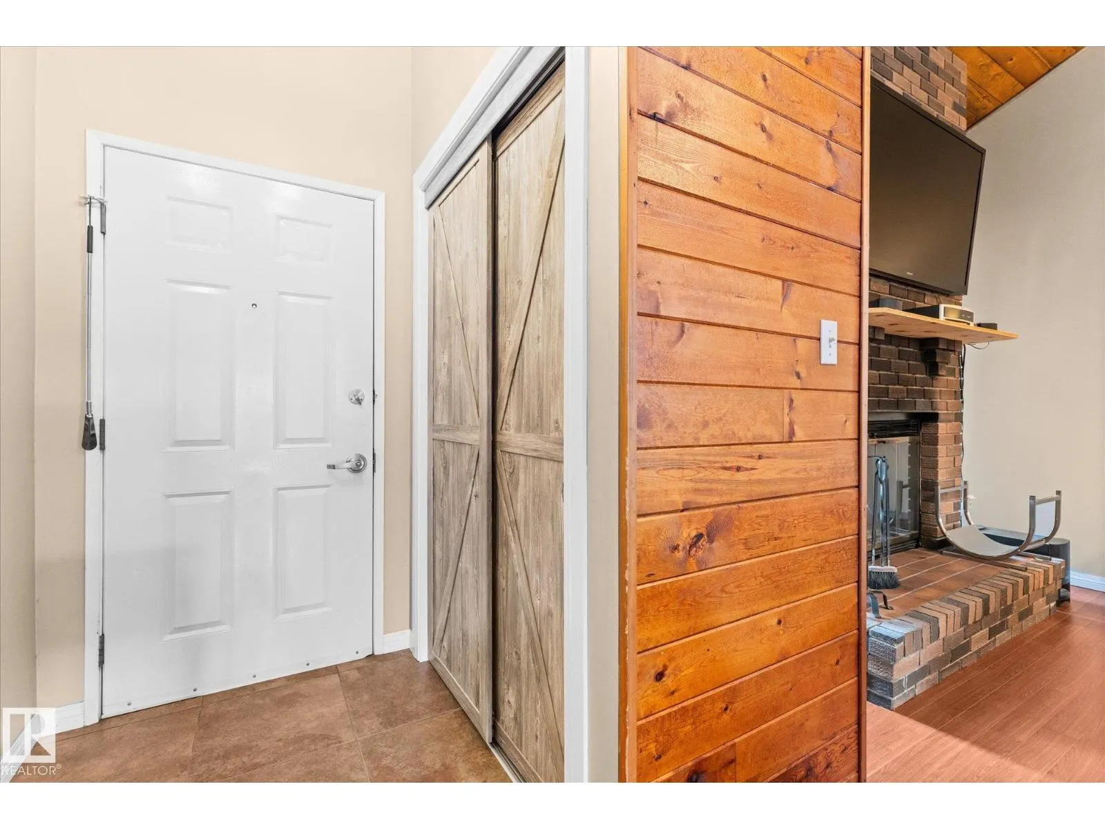 11907 164 AV NW NW
