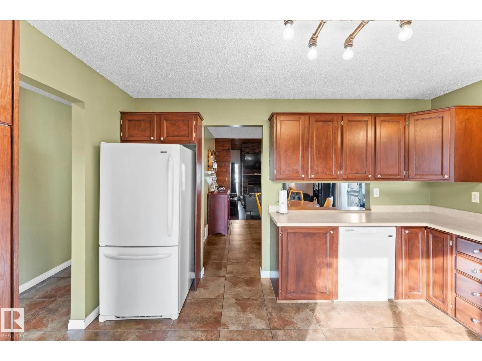 11907 164 AV NW NW