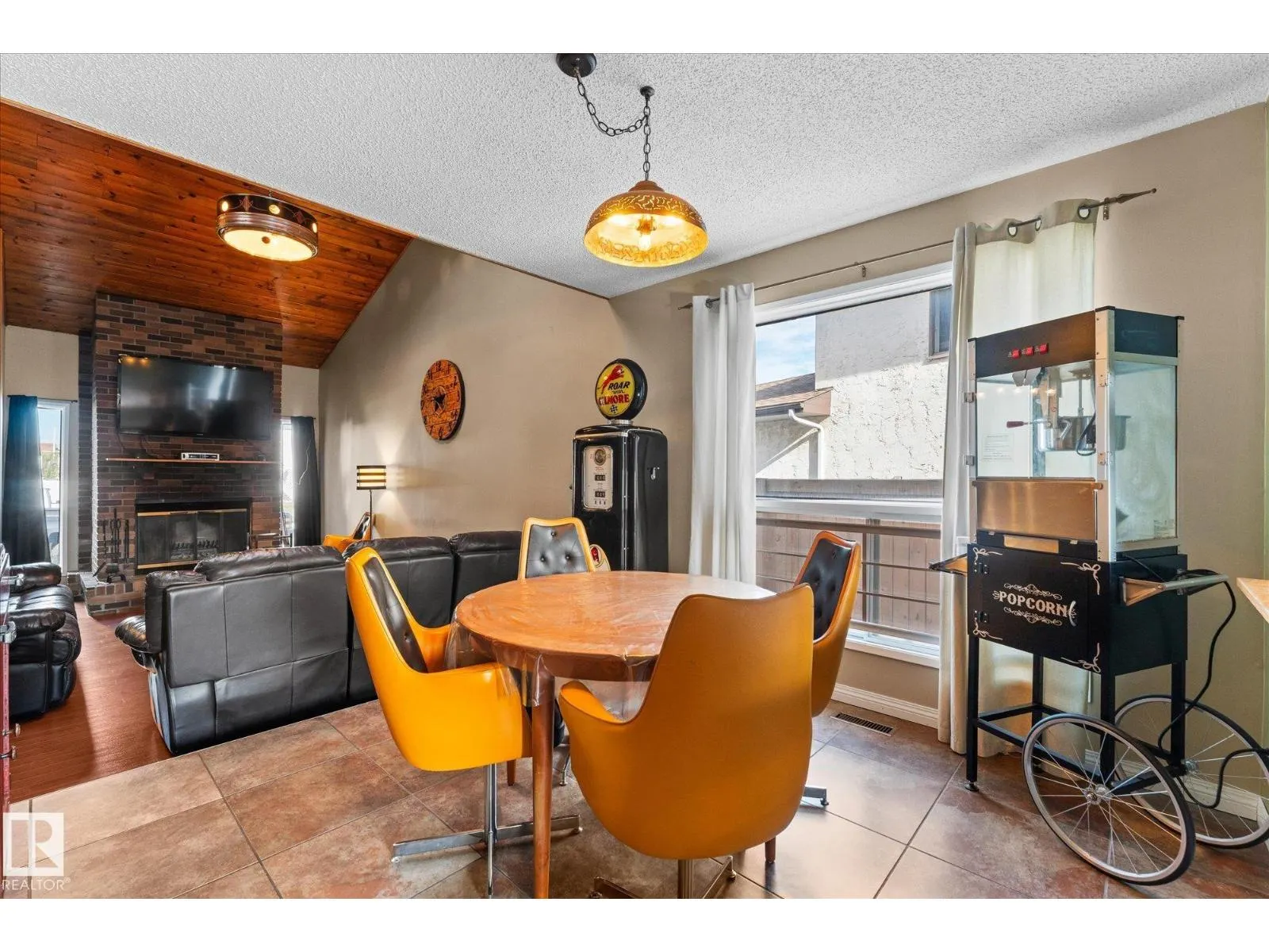 11907 164 AV NW NW