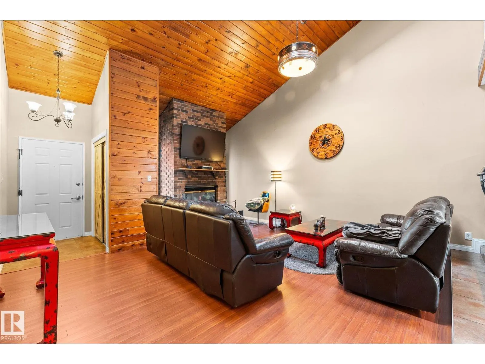 11907 164 AV NW NW