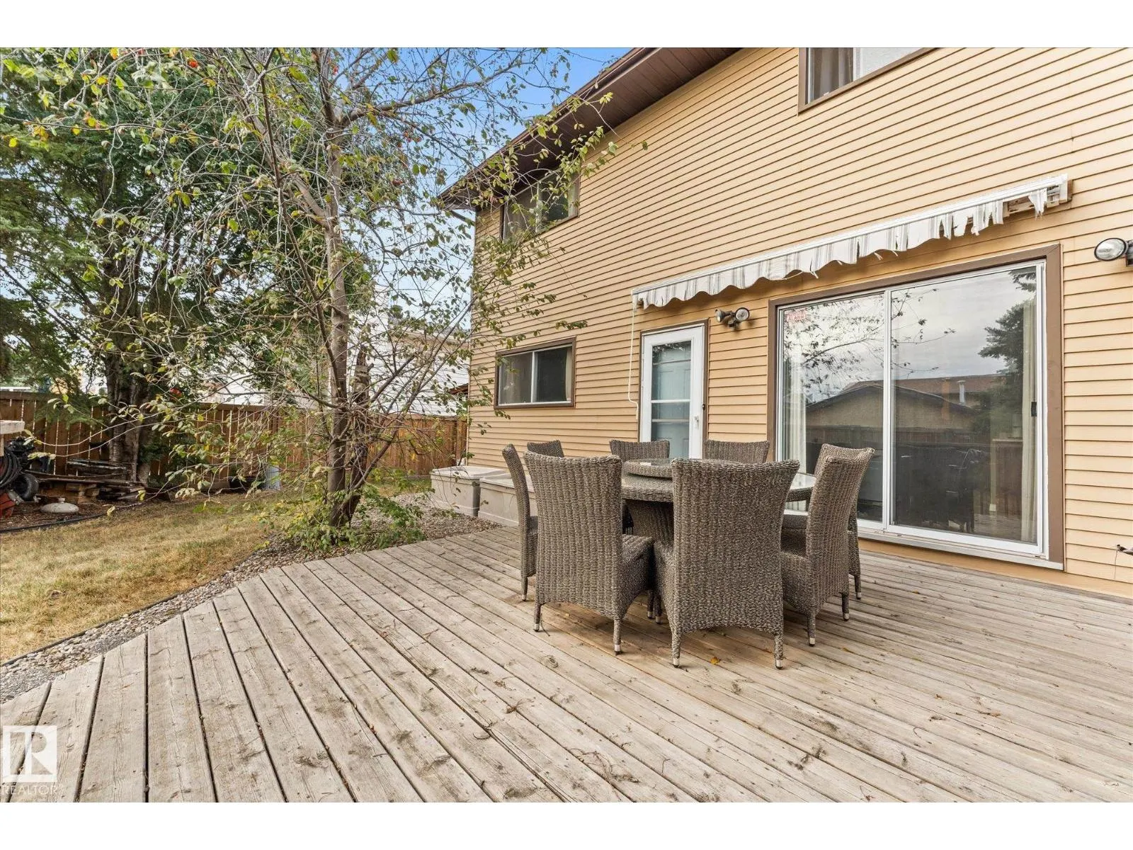 11907 164 AV NW NW