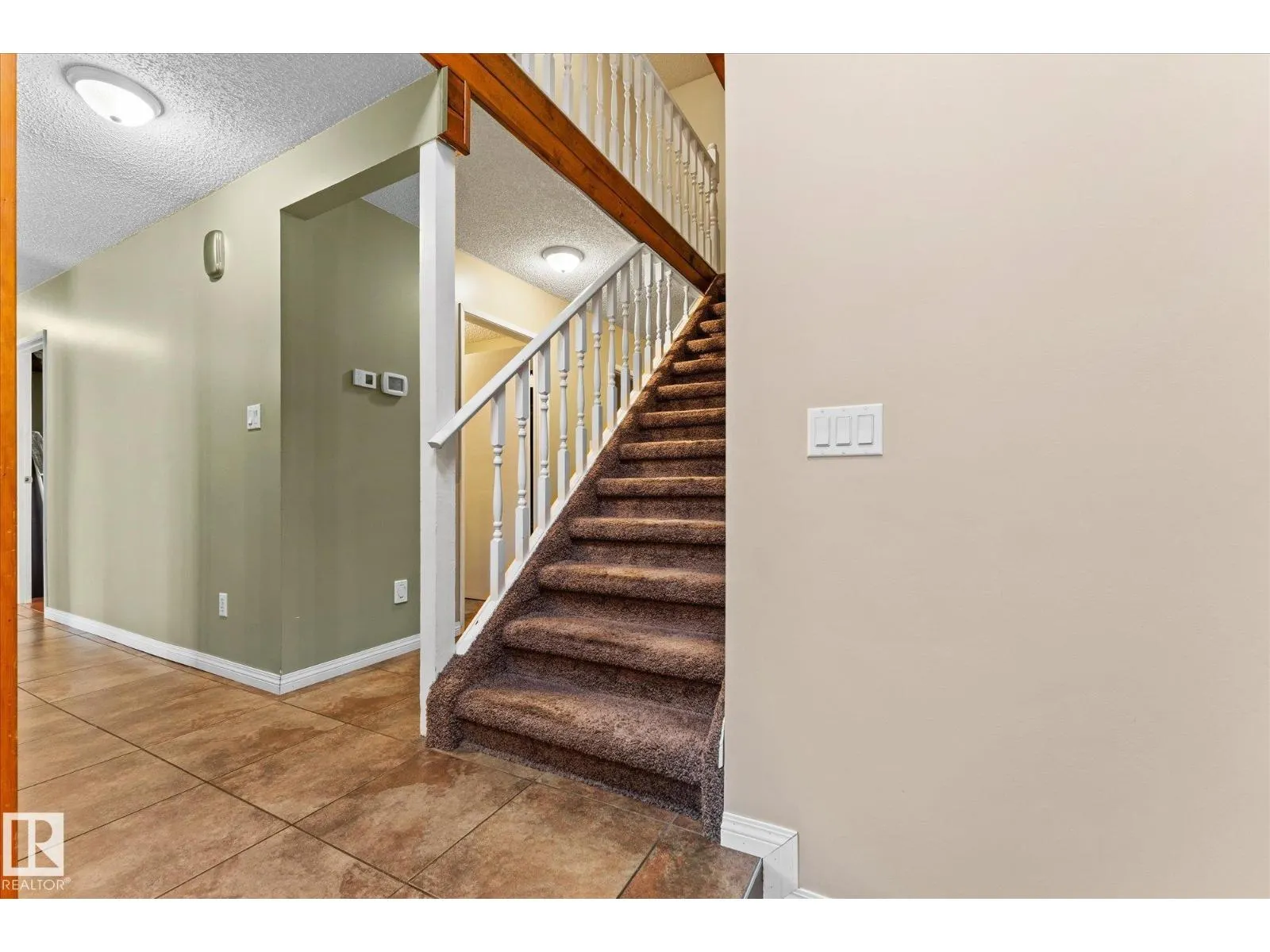 11907 164 AV NW NW