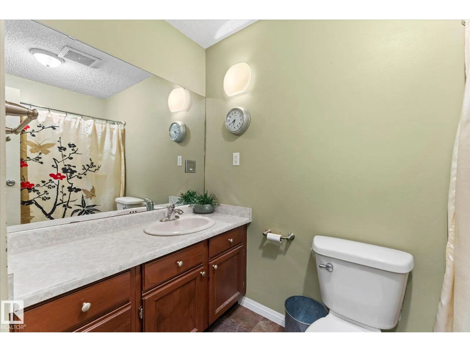 11907 164 AV NW NW
