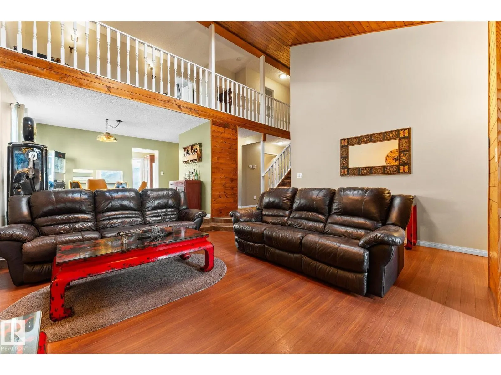 11907 164 AV NW NW