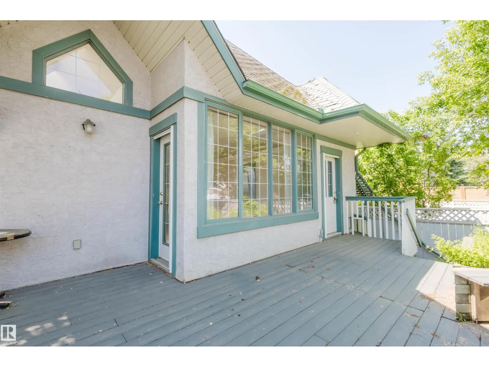 10942 88 AV NW