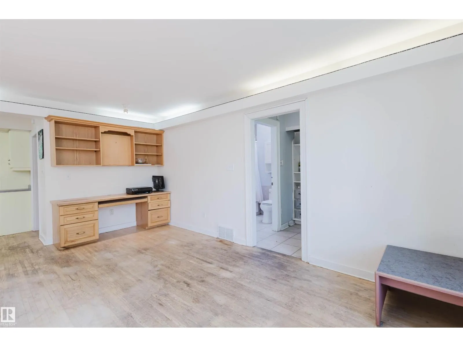 10942 88 AV NW