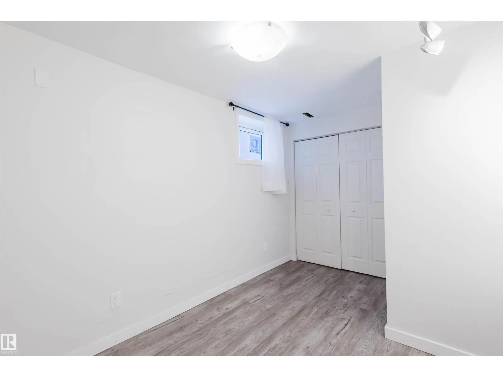 10942 88 AV NW