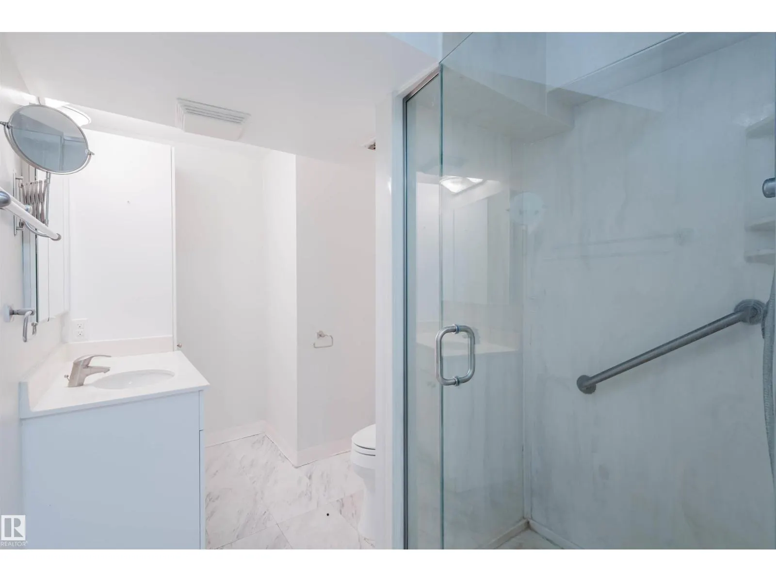 10942 88 AV NW
